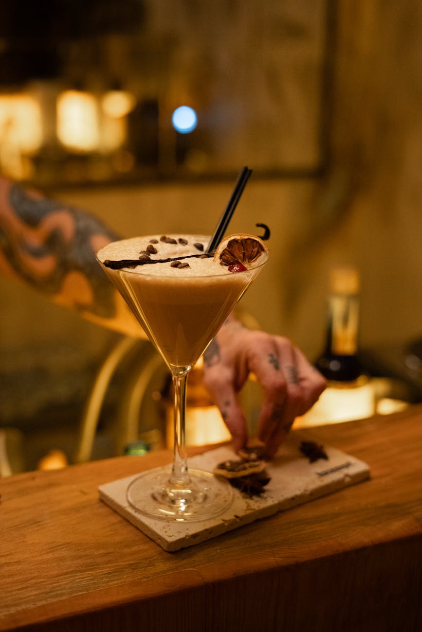 Vienna Nightlife & Entertainment: Complete Guide to Bars, Clubs & Evening Culture (2026)