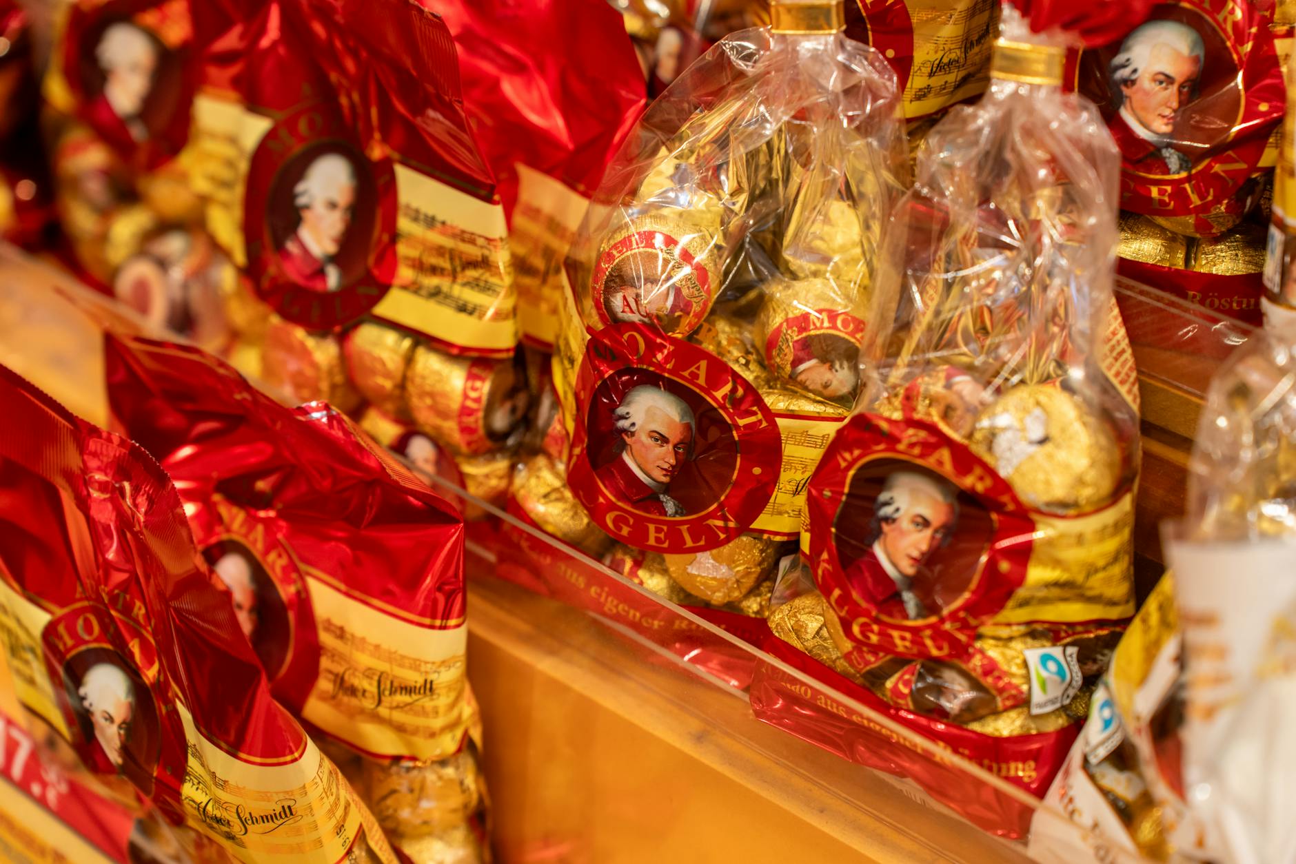 Demel and Sacher — Vienna's historic confectioners ship pralines and Sachertorte worldwide