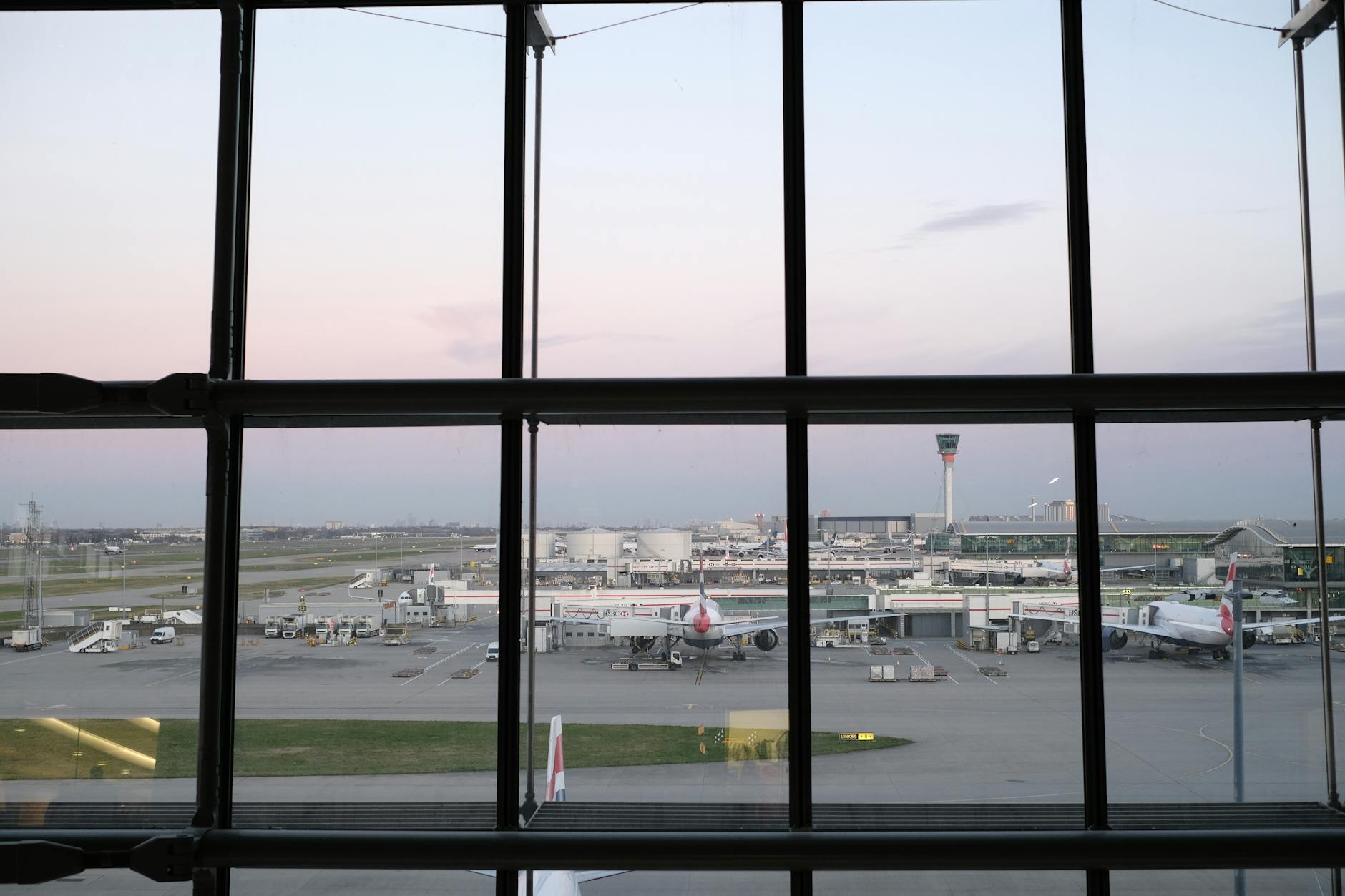 Best Hotels Near Vienna Airport for Early Flights (2026)