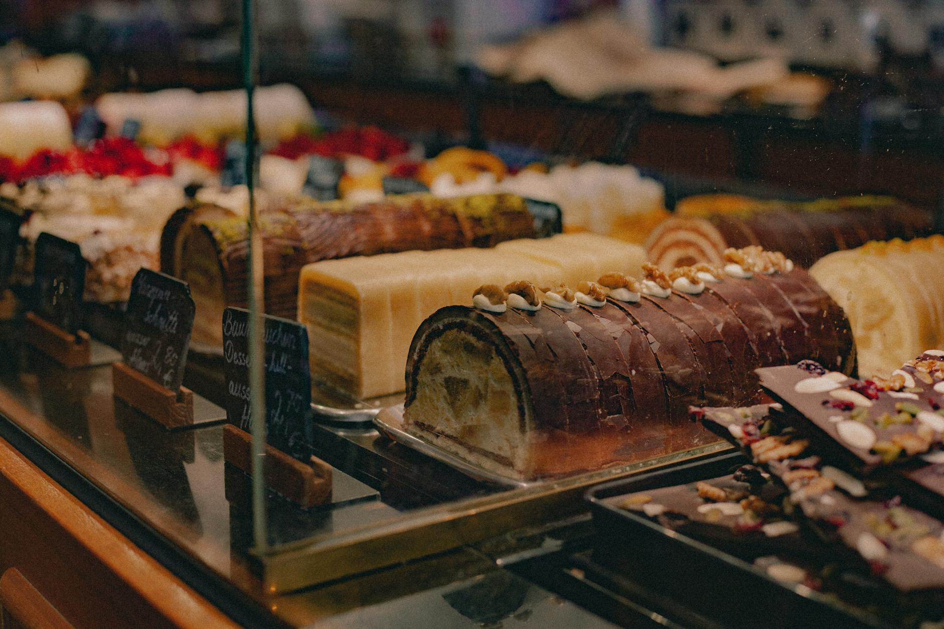Vienna Desserts Guide: Sachertorte, Strudel & Best Pastry Shops