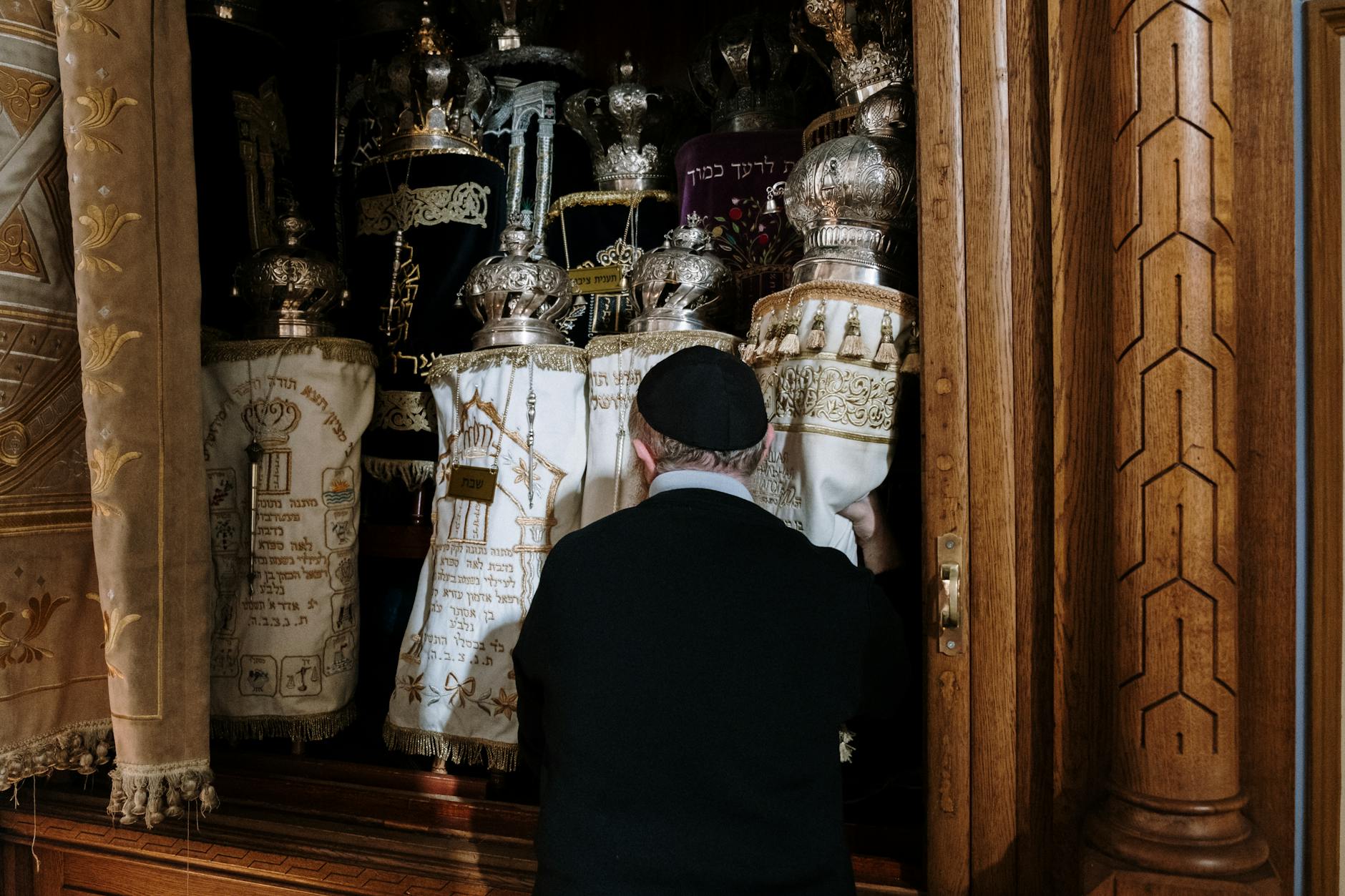 Leopoldstadt is the center of Jewish life in Vienna with kosher restaurants, bakeries, and synagogues