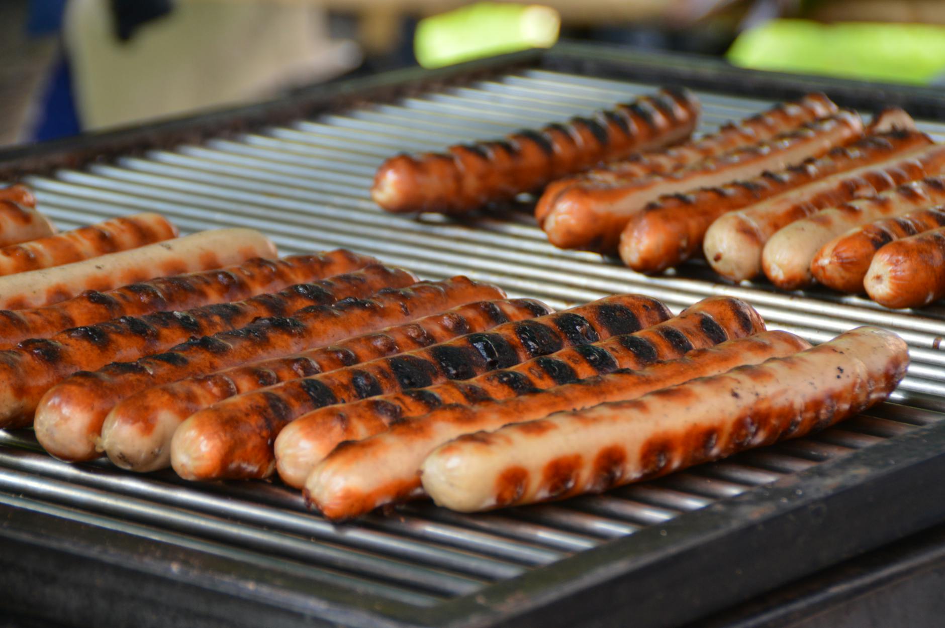 Würstel — Vienna's sausage culture from Käsekrainer to Frankfurter, sold at Würstelstands