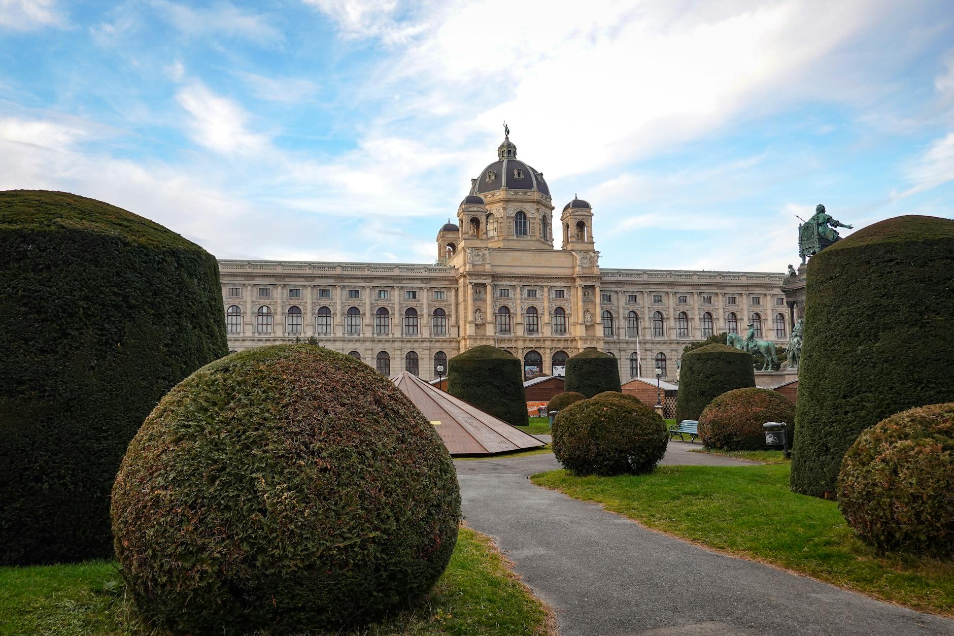 Vienna palace gardens classical concert
