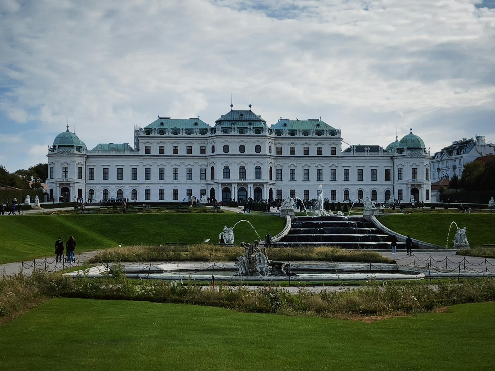 The three-tiered formal Baroque gardens connecting Upper and Lower Belvedere