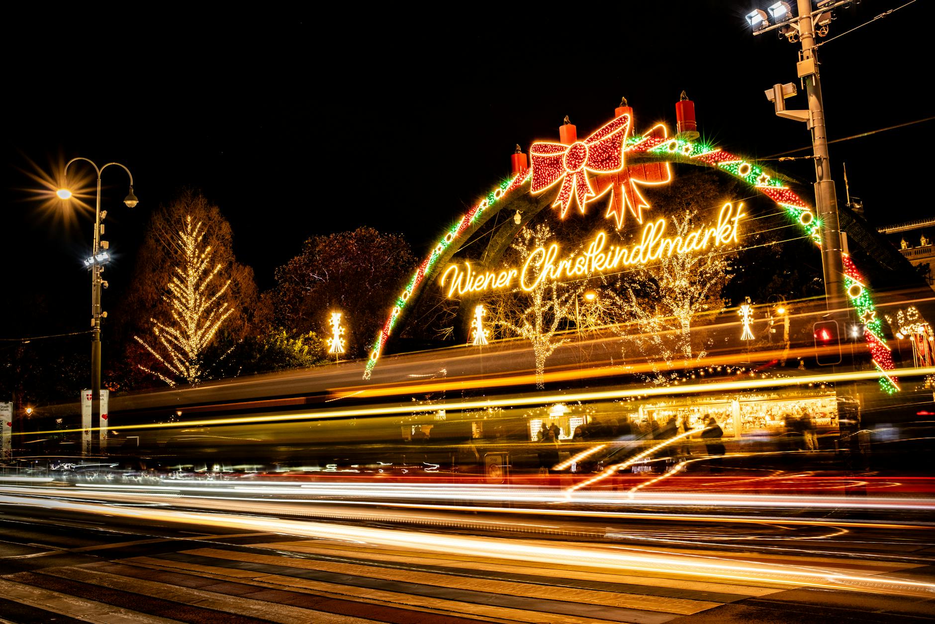 Christmas lights at Rathausplatz market
